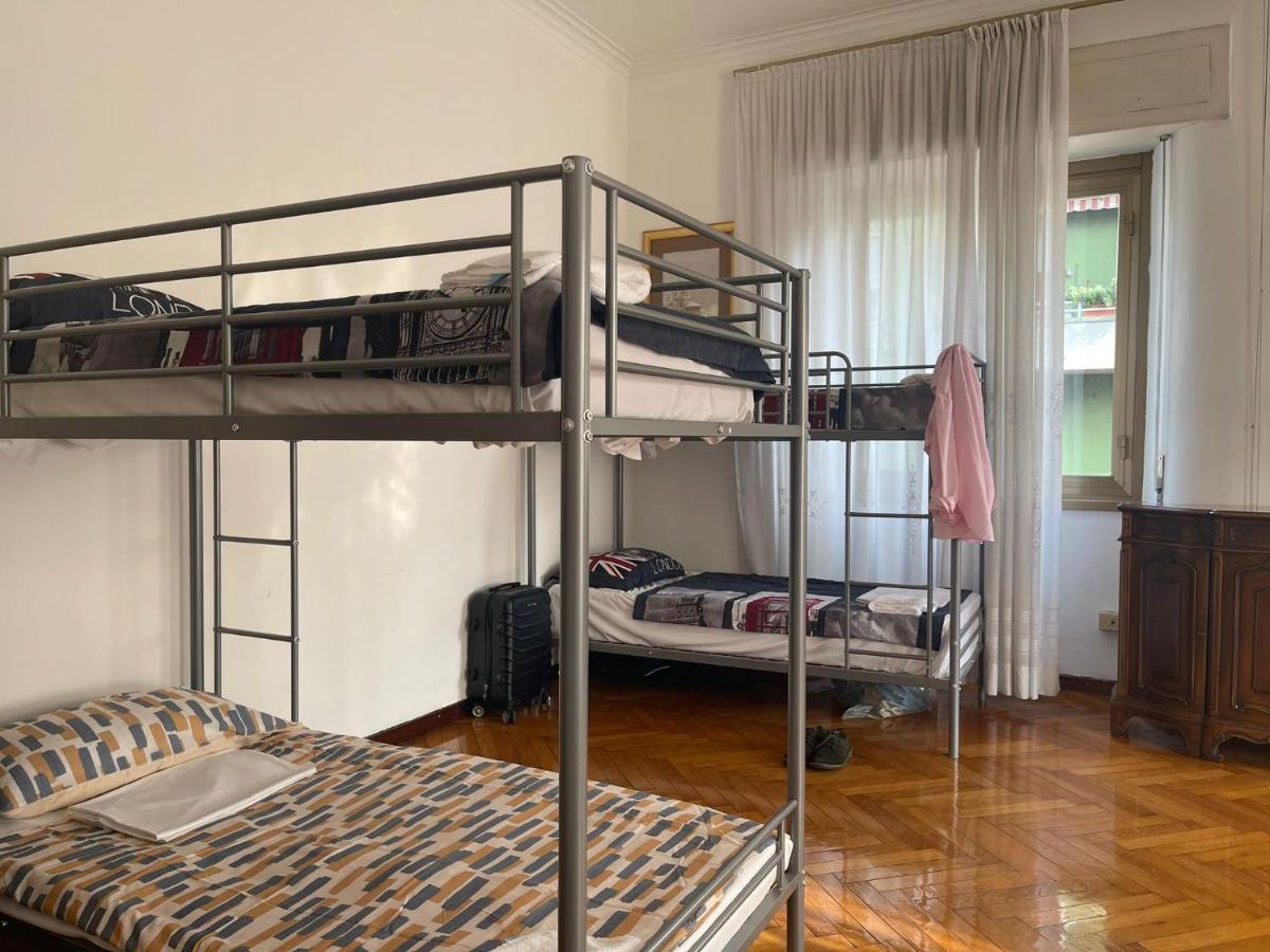 Corner 32 Hostal Milán