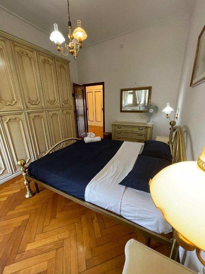 Corner 32 Hostal Milán